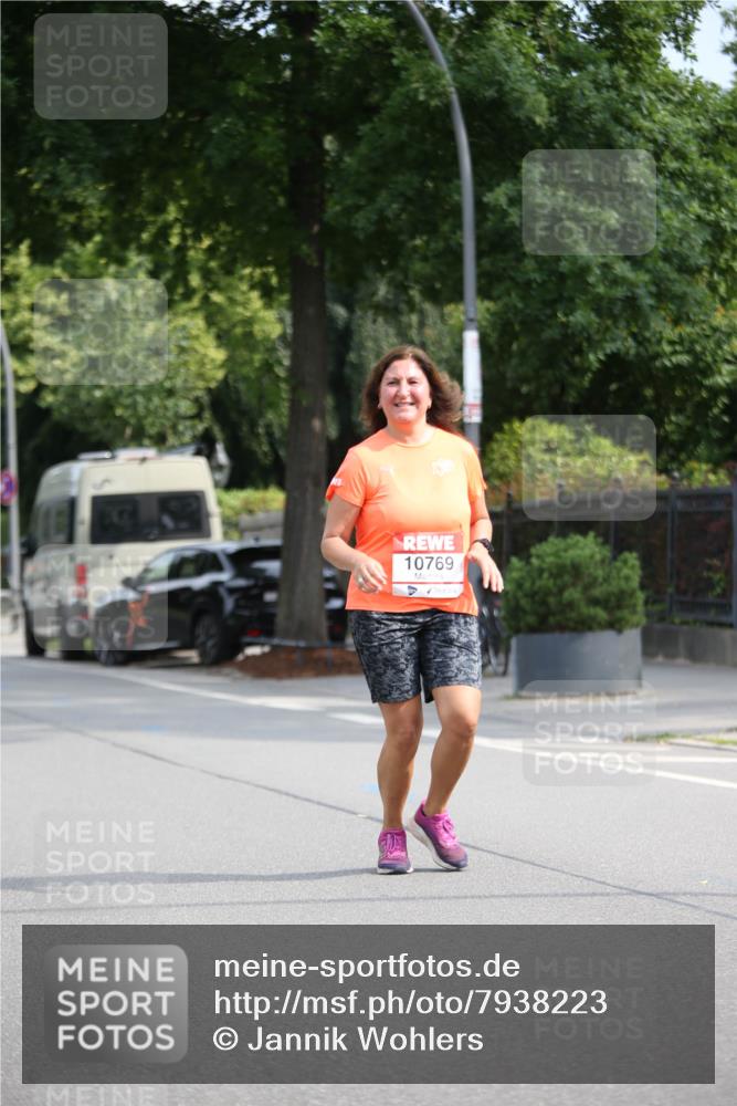 15.06.2025 - REWE Women's Run Jannik Wohlers http://msf.ph/oto/7938223 15.06.2025 09:55:59 Laufen 10769 meine-sportfotos.de