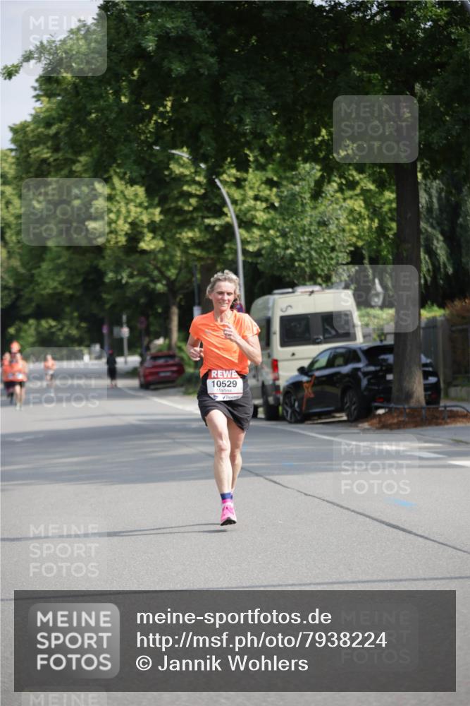 15.06.2025 - REWE Women's Run Jannik Wohlers http://msf.ph/oto/7938224 15.06.2025 08:43:56 Laufen 10529 meine-sportfotos.de