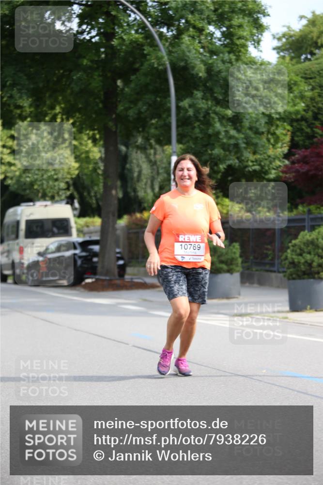 15.06.2025 - REWE Women's Run Jannik Wohlers http://msf.ph/oto/7938226 15.06.2025 09:55:59 Laufen 10769 meine-sportfotos.de