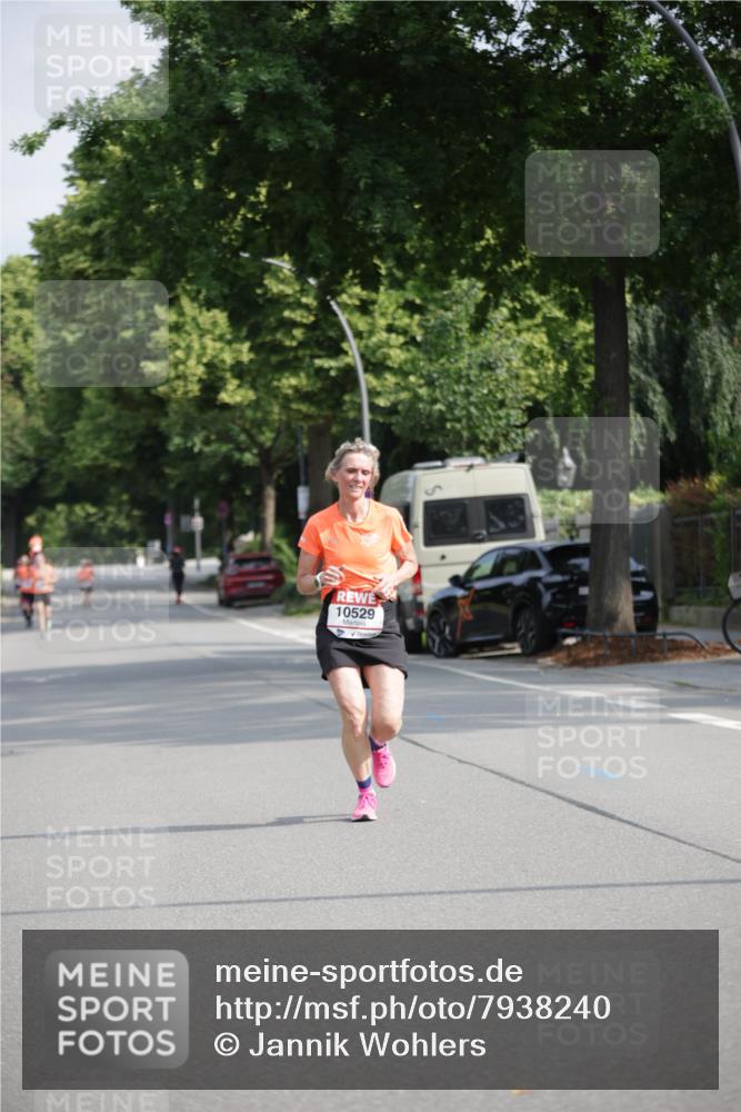 15.06.2025 - REWE Women's Run Jannik Wohlers http://msf.ph/oto/7938240 15.06.2025 08:43:56 Laufen 10529 meine-sportfotos.de