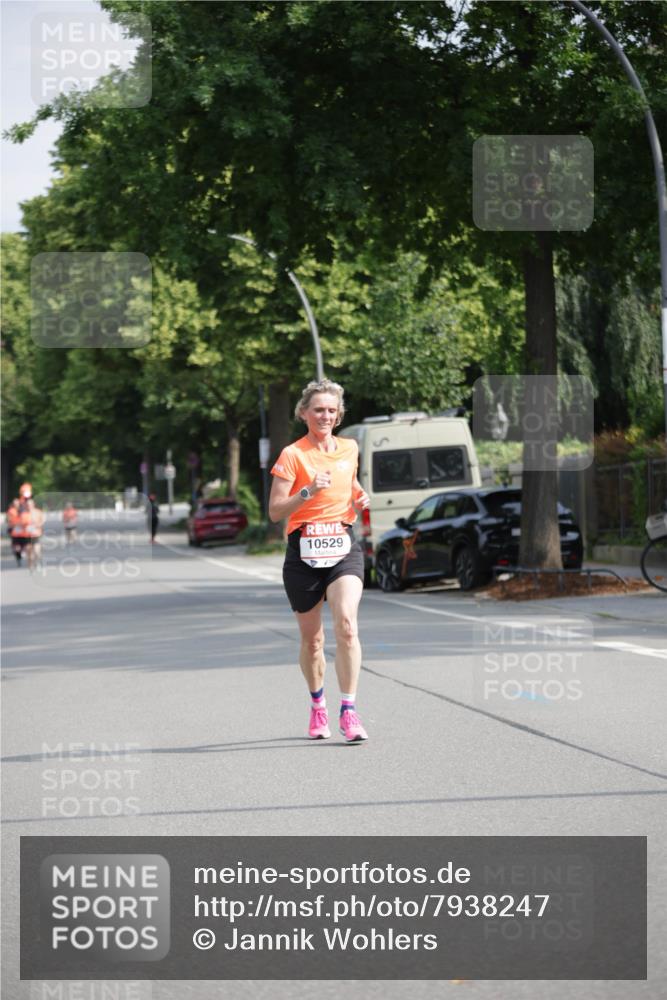 15.06.2025 - REWE Women's Run Jannik Wohlers http://msf.ph/oto/7938247 15.06.2025 08:43:56 Laufen 10529 meine-sportfotos.de