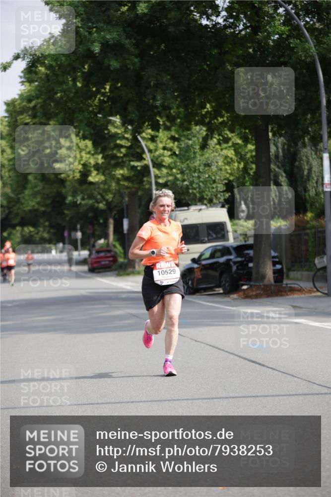 15.06.2025 - REWE Women's Run Jannik Wohlers http://msf.ph/oto/7938253 15.06.2025 08:43:57 Laufen 10529 meine-sportfotos.de