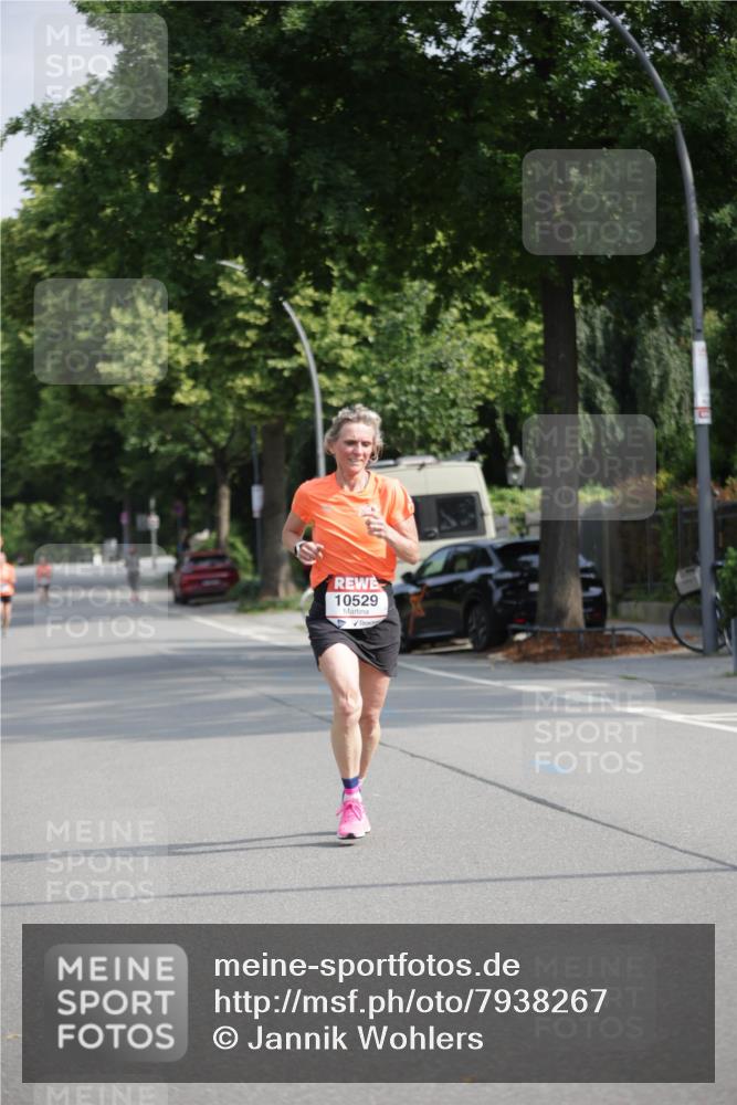 15.06.2025 - REWE Women's Run Jannik Wohlers http://msf.ph/oto/7938267 15.06.2025 08:43:57 Laufen 10529 meine-sportfotos.de