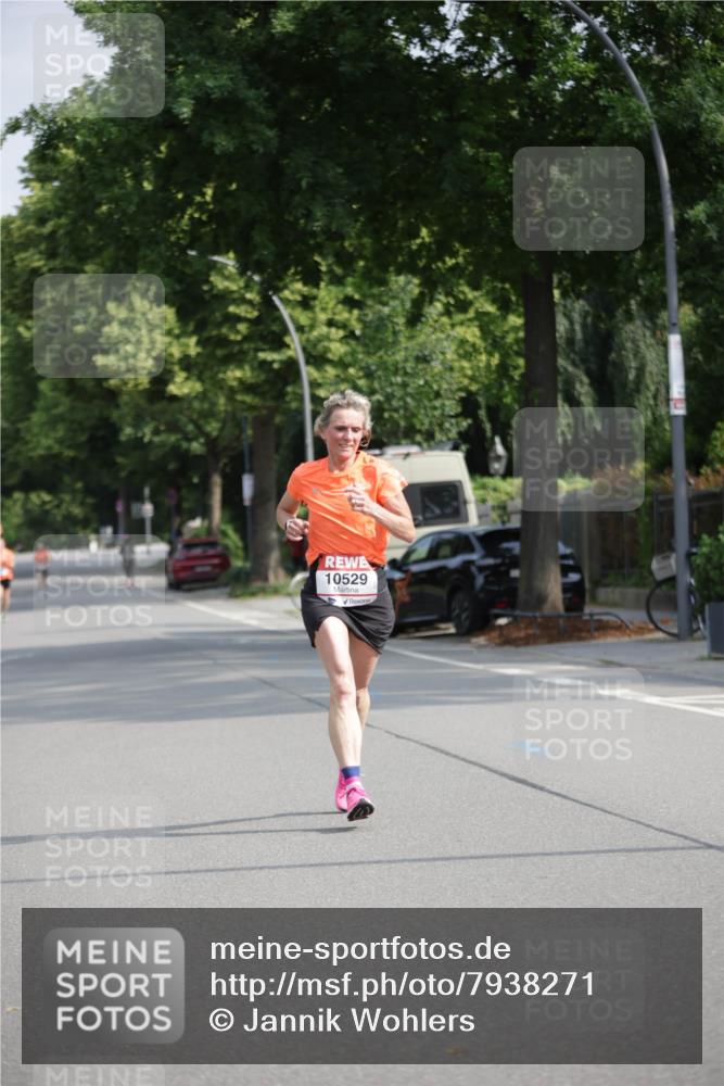 15.06.2025 - REWE Women's Run Jannik Wohlers http://msf.ph/oto/7938271 15.06.2025 08:43:57 Laufen 10529 meine-sportfotos.de