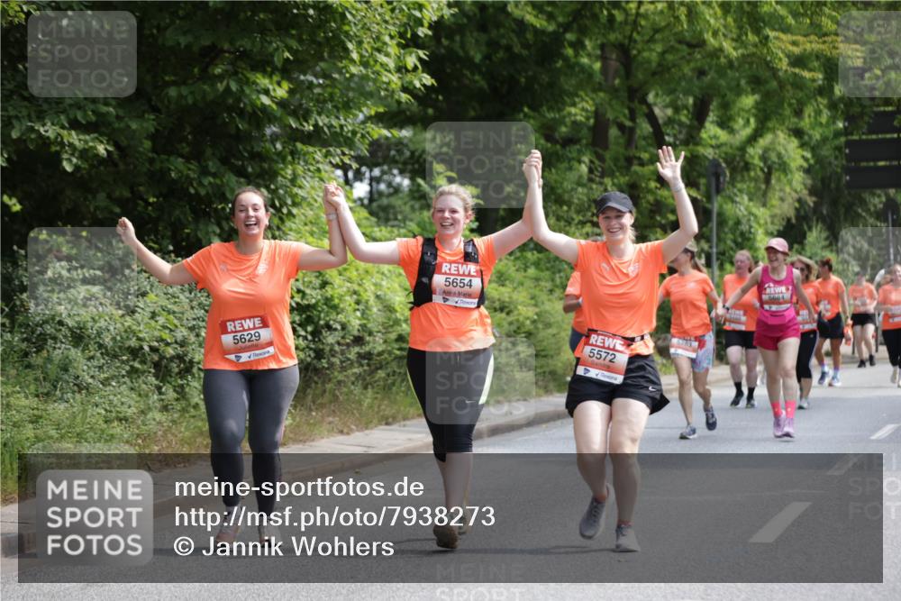 15.06.2025 - REWE Women's Run Jannik Wohlers http://msf.ph/oto/7938273 15.06.2025 10:14:24 Laufen 5629, 5654, 5572, 6684 meine-sportfotos.de