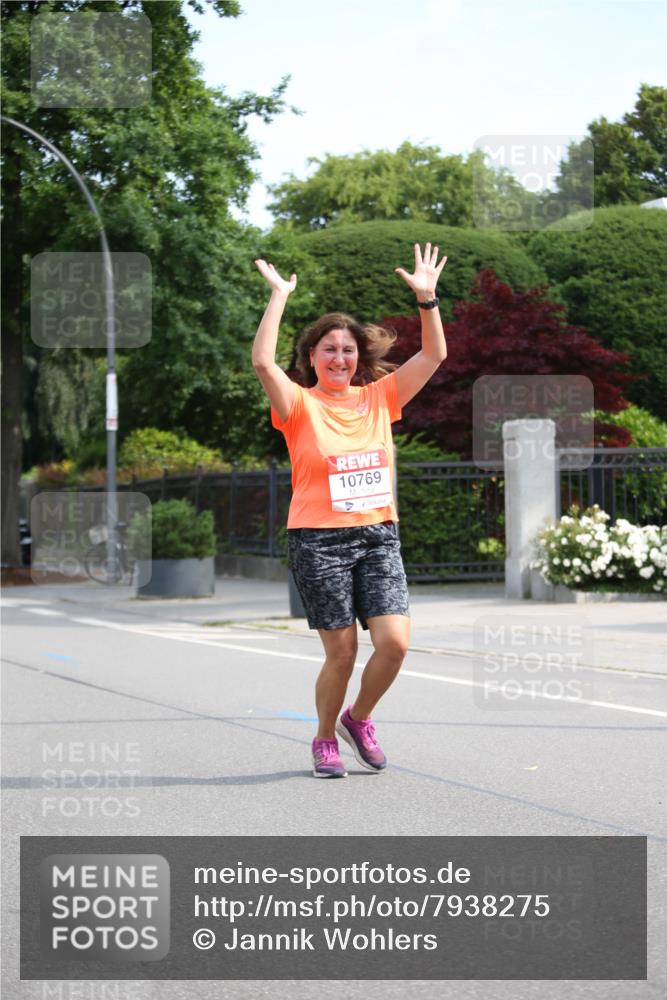 15.06.2025 - REWE Women's Run Jannik Wohlers http://msf.ph/oto/7938275 15.06.2025 09:56:00 Laufen 10769 meine-sportfotos.de
