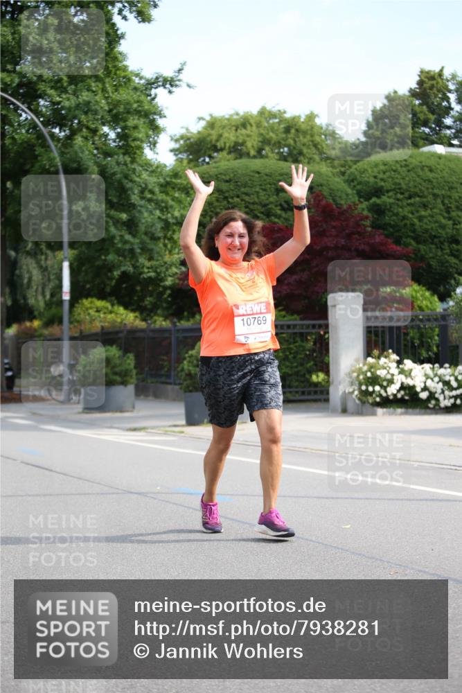 15.06.2025 - REWE Women's Run Jannik Wohlers http://msf.ph/oto/7938281 15.06.2025 09:56:00 Laufen 10769 meine-sportfotos.de