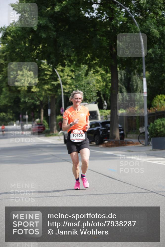 15.06.2025 - REWE Women's Run Jannik Wohlers http://msf.ph/oto/7938287 15.06.2025 08:43:57 Laufen 10529 meine-sportfotos.de