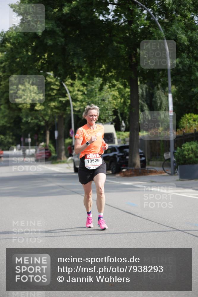 15.06.2025 - REWE Women's Run Jannik Wohlers http://msf.ph/oto/7938293 15.06.2025 08:43:57 Laufen 10529 meine-sportfotos.de