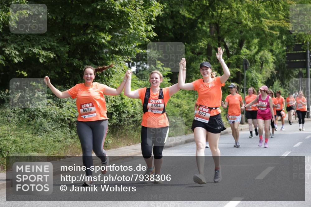 15.06.2025 - REWE Women's Run Jannik Wohlers http://msf.ph/oto/7938306 15.06.2025 10:14:25 Laufen 5629, 5654, 5572, 5283 meine-sportfotos.de