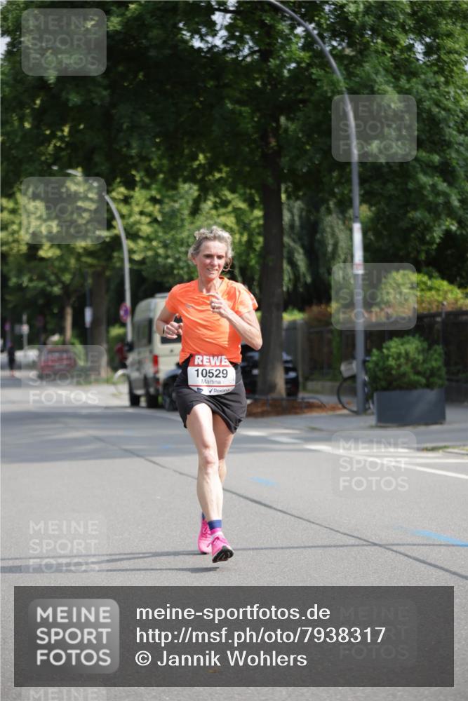 15.06.2025 - REWE Women's Run Jannik Wohlers http://msf.ph/oto/7938317 15.06.2025 08:43:57 Laufen 10529 meine-sportfotos.de