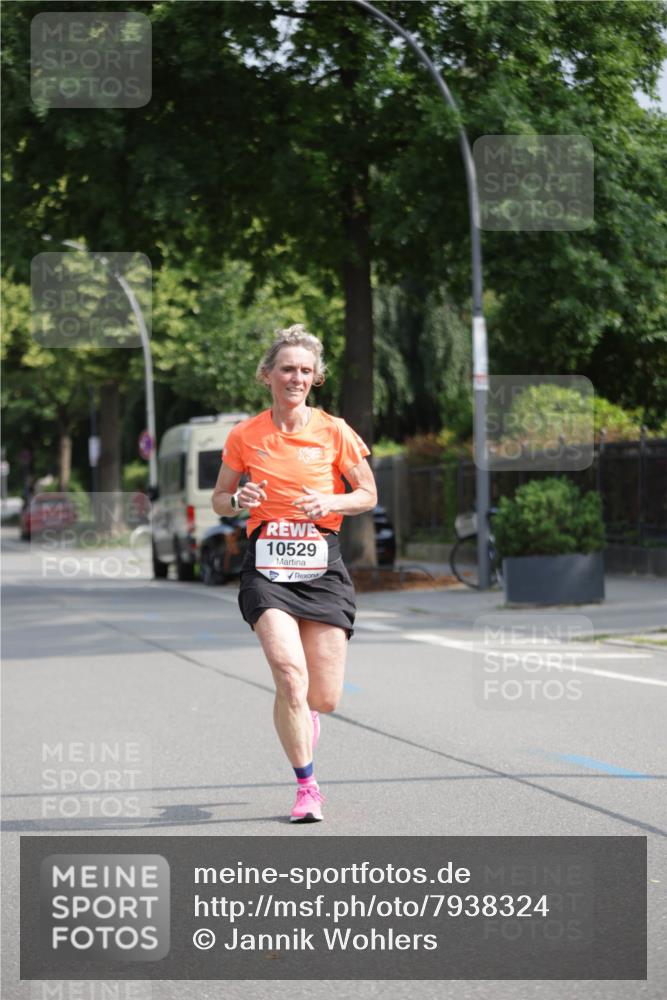 15.06.2025 - REWE Women's Run Jannik Wohlers http://msf.ph/oto/7938324 15.06.2025 08:43:58 Laufen 10529 meine-sportfotos.de