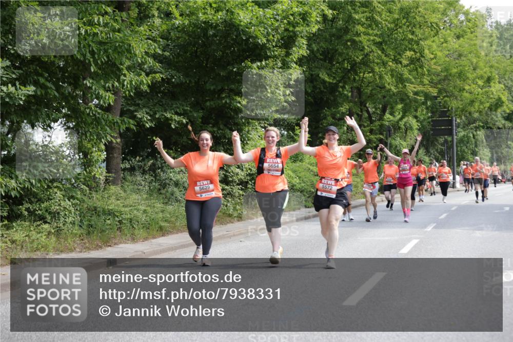 15.06.2025 - REWE Women's Run Jannik Wohlers http://msf.ph/oto/7938331 15.06.2025 10:14:25 Laufen 5654, 5572, 5629 meine-sportfotos.de