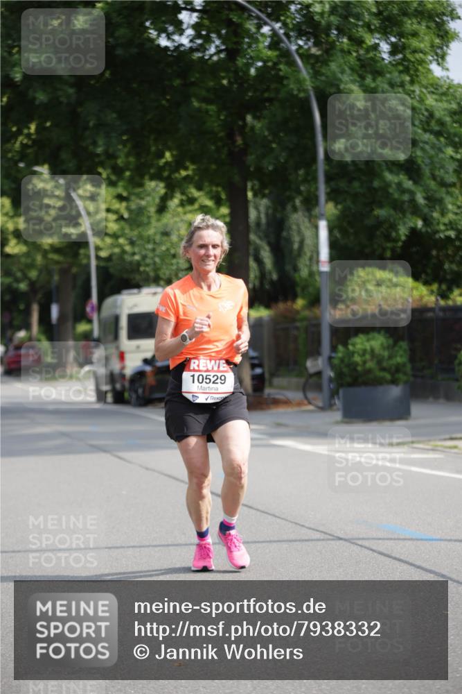 15.06.2025 - REWE Women's Run Jannik Wohlers http://msf.ph/oto/7938332 15.06.2025 08:43:58 Laufen 10529 meine-sportfotos.de