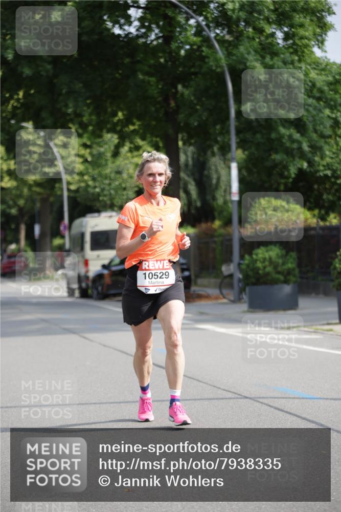 15.06.2025 - REWE Women's Run Jannik Wohlers http://msf.ph/oto/7938335 15.06.2025 08:43:58 Laufen 10529 meine-sportfotos.de
