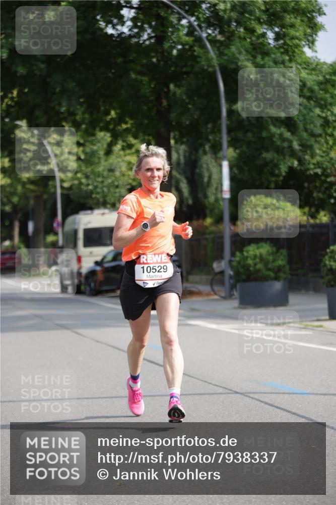 15.06.2025 - REWE Women's Run Jannik Wohlers http://msf.ph/oto/7938337 15.06.2025 08:43:58 Laufen 10529 meine-sportfotos.de