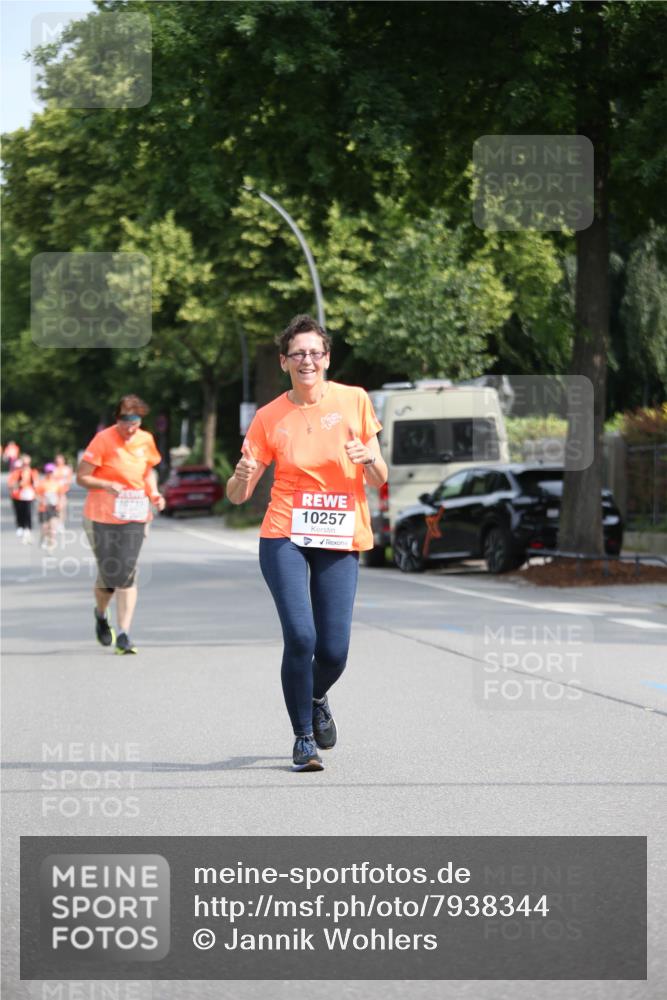 15.06.2025 - REWE Women's Run Jannik Wohlers http://msf.ph/oto/7938344 15.06.2025 09:56:09 Laufen 10749, 10257 meine-sportfotos.de