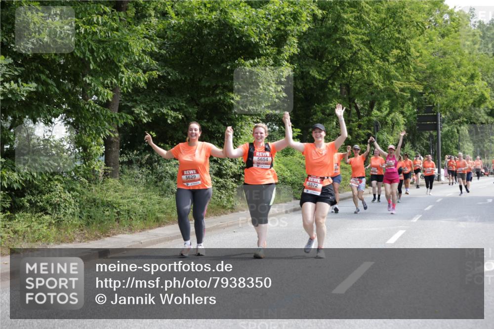 15.06.2025 - REWE Women's Run Jannik Wohlers http://msf.ph/oto/7938350 15.06.2025 10:14:25 Laufen 5654, 5629, 5572 meine-sportfotos.de