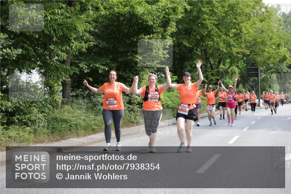 15.06.2025 - REWE Women's Run Jannik Wohlers http://msf.ph/oto/7938354 15.06.2025 10:14:25 Laufen 5629, 5654, 5572 meine-sportfotos.de