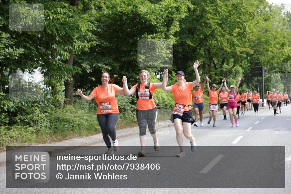 15.06.2025 - REWE Women's Run Jannik Wohlers http://msf.ph/oto/7938406 15.06.2025 10:14:25 Laufen 5654, 5629, 5572 meine-sportfotos.de