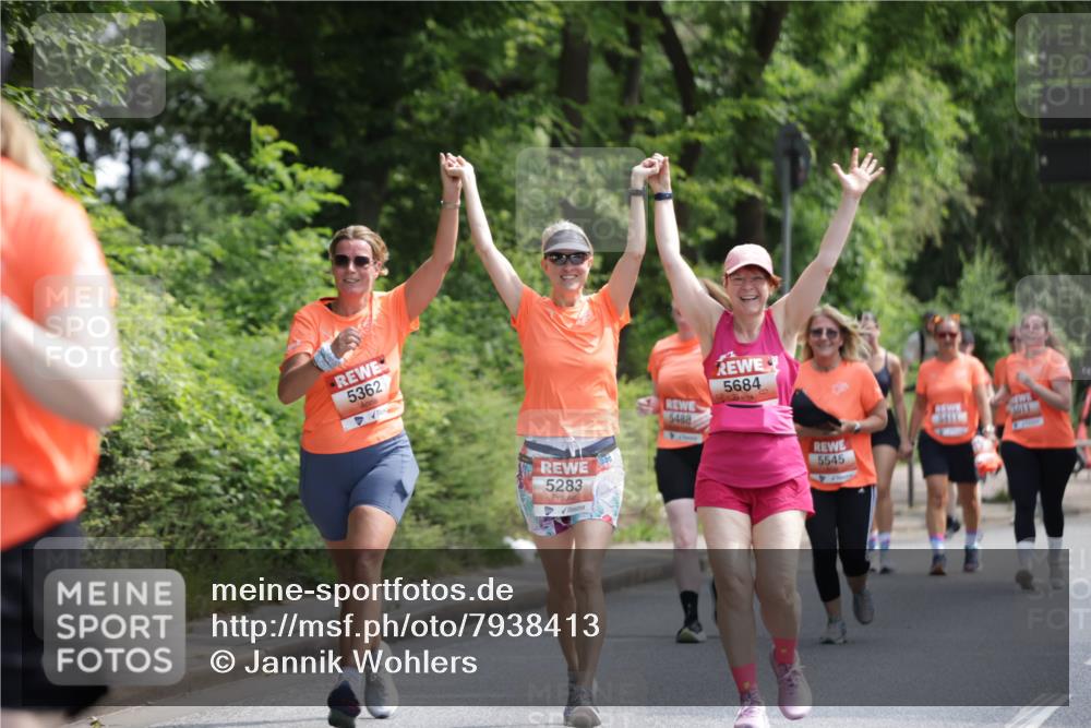 15.06.2025 - REWE Women's Run Jannik Wohlers http://msf.ph/oto/7938413 15.06.2025 10:14:27 Laufen 5362, 5283, 5684, 5488, 5545 meine-sportfotos.de