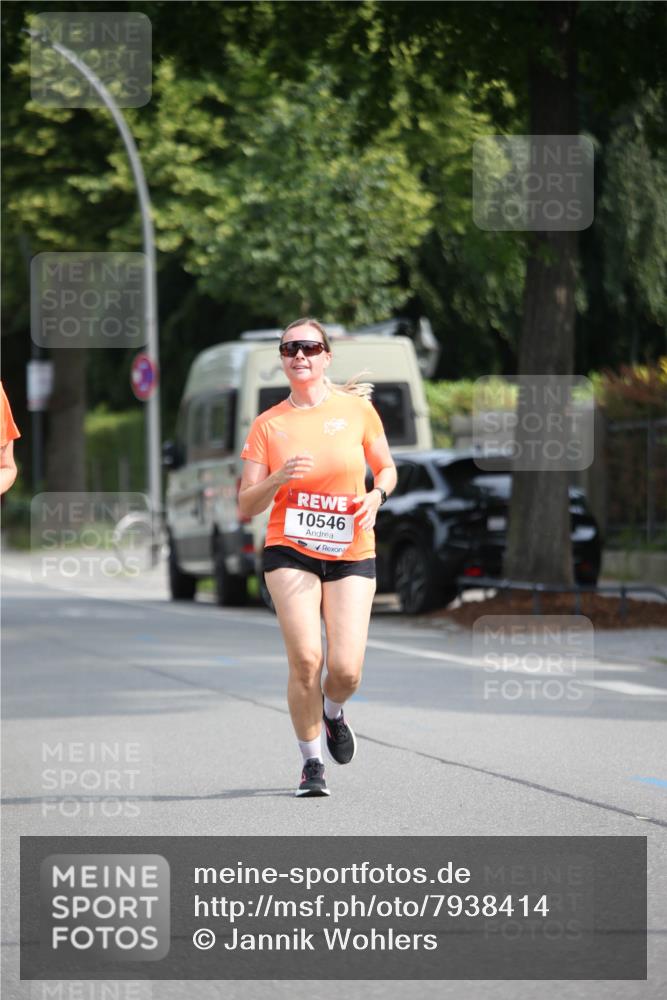15.06.2025 - REWE Women's Run Jannik Wohlers http://msf.ph/oto/7938414 15.06.2025 09:56:11 Laufen 10546 meine-sportfotos.de