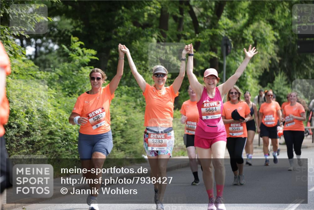 15.06.2025 - REWE Women's Run Jannik Wohlers http://msf.ph/oto/7938427 15.06.2025 10:14:27 Laufen 5362, 5283, 5488, 5684, 5545 meine-sportfotos.de