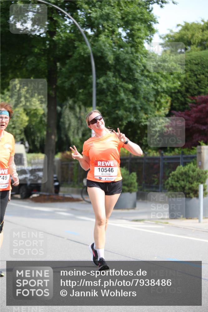 15.06.2025 - REWE Women's Run Jannik Wohlers http://msf.ph/oto/7938486 15.06.2025 09:56:14 Laufen 10546 meine-sportfotos.de