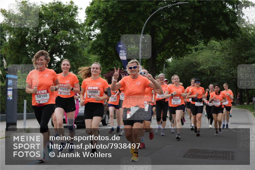 15.06.2025 - REWE Women's Run Jannik Wohlers http://msf.ph/oto/7938497 15.06.2025 08:27:17 Laufen 10105, 205, 10293, 10582, 108, 1057, 10267, 10370, 10139, 95 meine-sportfotos.de
