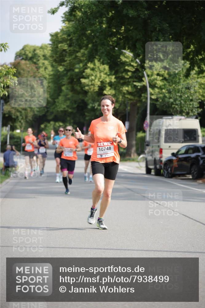 15.06.2025 - REWE Women's Run Jannik Wohlers http://msf.ph/oto/7938499 15.06.2025 08:44:12 Laufen 10748 meine-sportfotos.de