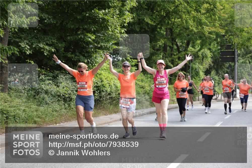 15.06.2025 - REWE Women's Run Jannik Wohlers http://msf.ph/oto/7938539 15.06.2025 10:14:29 Laufen 5362, 5283, 5684, 5545, 010 meine-sportfotos.de