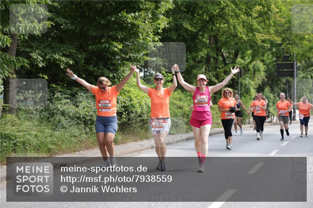 15.06.2025 - REWE Women's Run Jannik Wohlers http://msf.ph/oto/7938559 15.06.2025 10:14:29 Laufen 5362, 5283, 5684, 5545 meine-sportfotos.de