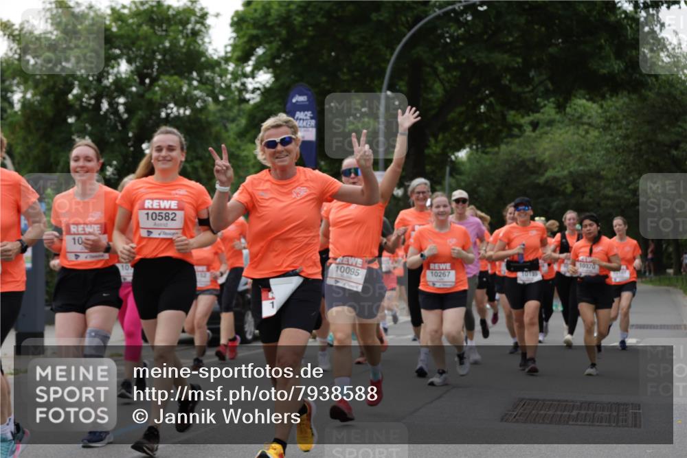 15.06.2025 - REWE Women's Run Jannik Wohlers http://msf.ph/oto/7938588 15.06.2025 08:27:18 Laufen 10, 10, 10582, 4, 10139, 10095, 10267, 10370 meine-sportfotos.de