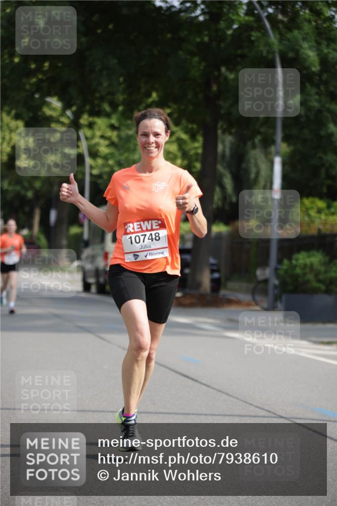 15.06.2025 - REWE Women's Run Jannik Wohlers http://msf.ph/oto/7938610 15.06.2025 08:44:14 Laufen 10748 meine-sportfotos.de