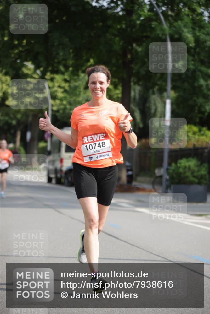 15.06.2025 - REWE Women's Run Jannik Wohlers http://msf.ph/oto/7938616 15.06.2025 08:44:14 Laufen 10748 meine-sportfotos.de