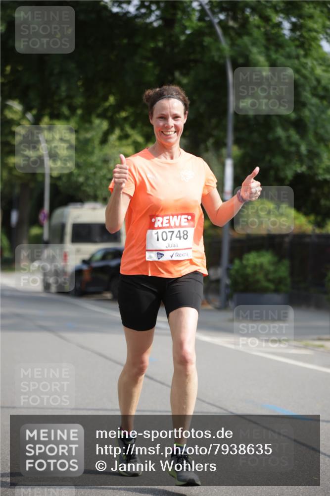 15.06.2025 - REWE Women's Run Jannik Wohlers http://msf.ph/oto/7938635 15.06.2025 08:44:14 Laufen 10748 meine-sportfotos.de
