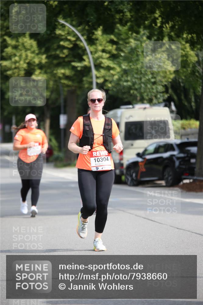 15.06.2025 - REWE Women's Run Jannik Wohlers http://msf.ph/oto/7938660 15.06.2025 09:56:29 Laufen 10304 meine-sportfotos.de