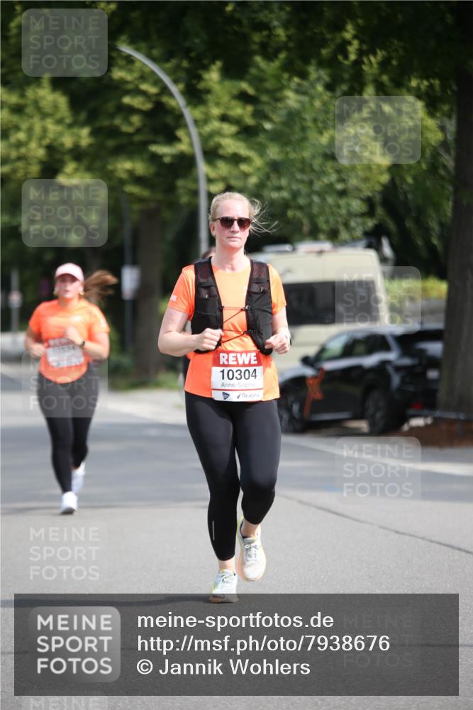 15.06.2025 - REWE Women's Run Jannik Wohlers http://msf.ph/oto/7938676 15.06.2025 09:56:29 Laufen 10304 meine-sportfotos.de