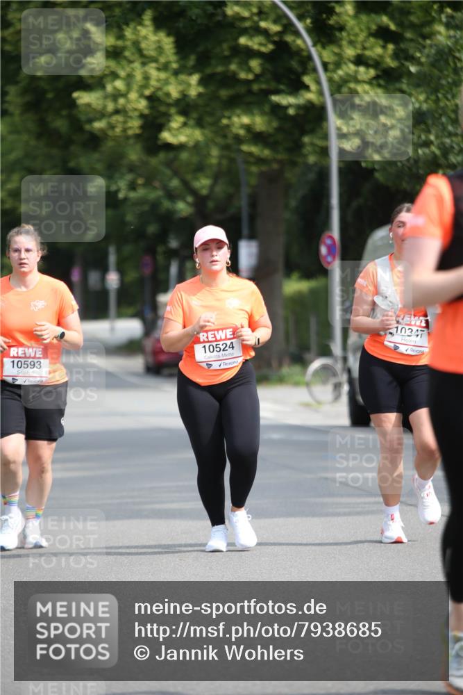 15.06.2025 - REWE Women's Run Jannik Wohlers http://msf.ph/oto/7938685 15.06.2025 09:56:30 Laufen 10593, 10524, 1034 meine-sportfotos.de
