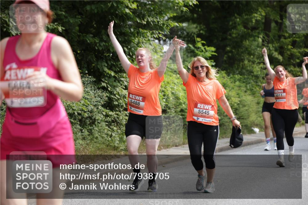15.06.2025 - REWE Women's Run Jannik Wohlers http://msf.ph/oto/7938705 15.06.2025 10:14:33 Laufen 5684, 5488, 5545, 5011 meine-sportfotos.de