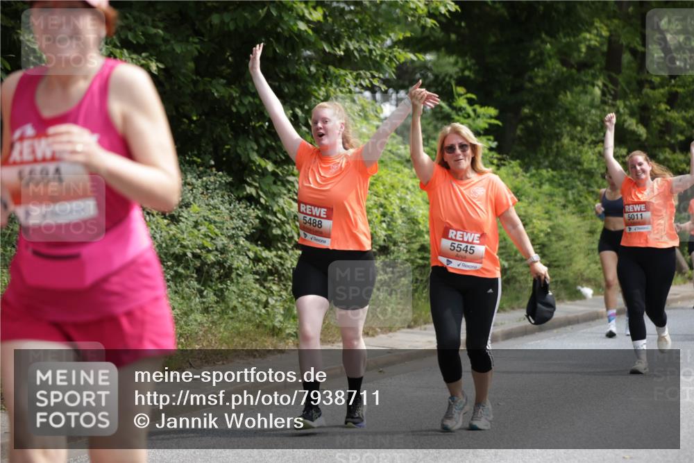 15.06.2025 - REWE Women's Run Jannik Wohlers http://msf.ph/oto/7938711 15.06.2025 10:14:33 Laufen 5684, 5488, 5545, 5011 meine-sportfotos.de