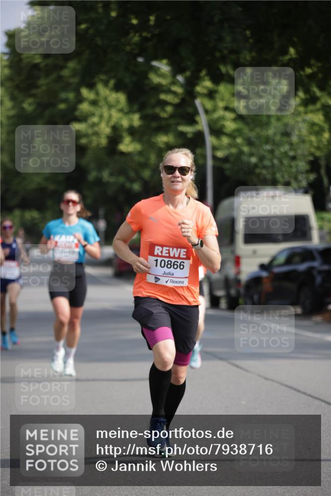 15.06.2025 - REWE Women's Run Jannik Wohlers http://msf.ph/oto/7938716 15.06.2025 08:44:16 Laufen 10866 meine-sportfotos.de