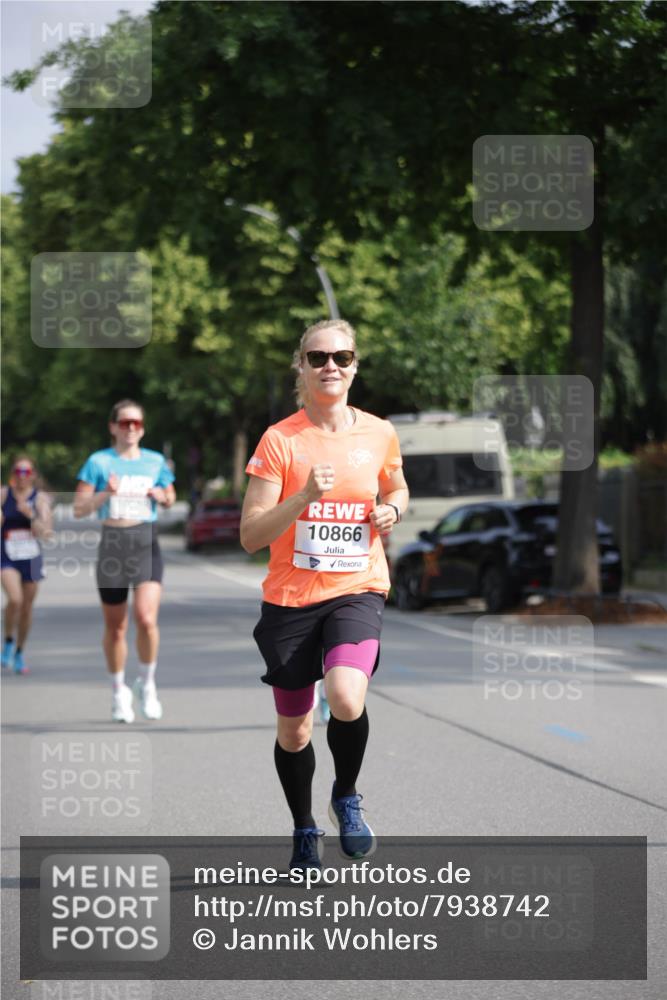15.06.2025 - REWE Women's Run Jannik Wohlers http://msf.ph/oto/7938742 15.06.2025 08:44:17 Laufen 10866 meine-sportfotos.de