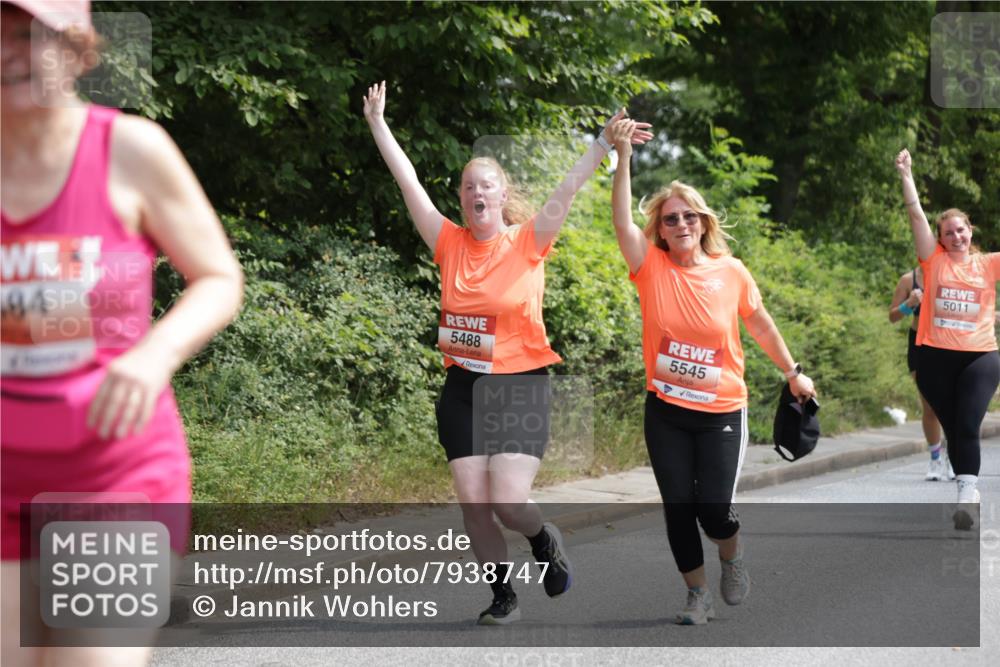 15.06.2025 - REWE Women's Run Jannik Wohlers http://msf.ph/oto/7938747 15.06.2025 10:14:33 Laufen 84, 5488, 5545, 5011 meine-sportfotos.de