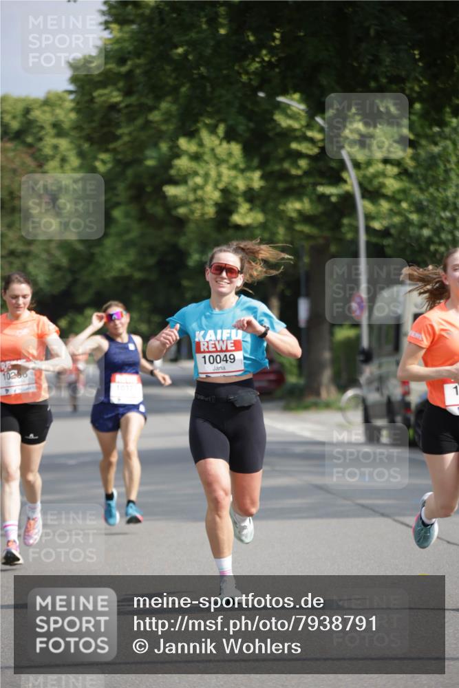 15.06.2025 - REWE Women's Run Jannik Wohlers http://msf.ph/oto/7938791 15.06.2025 08:44:18 Laufen 10049 meine-sportfotos.de