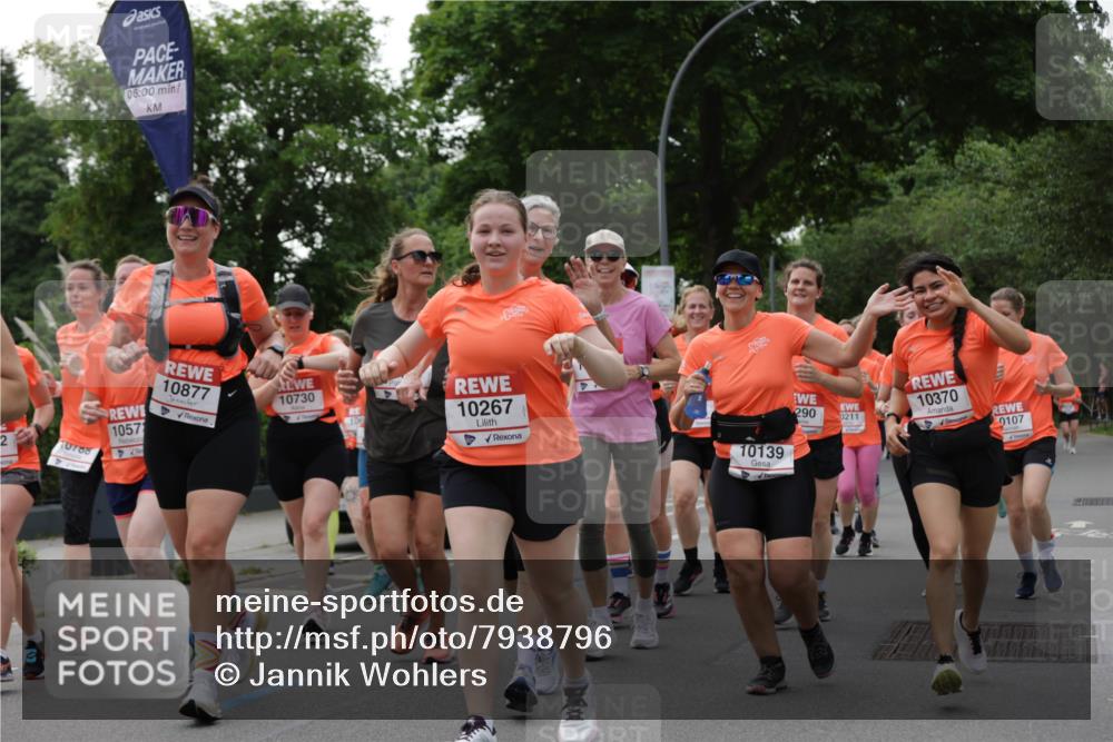 15.06.2025 - REWE Women's Run Jannik Wohlers http://msf.ph/oto/7938796 15.06.2025 08:27:20 Laufen 06, 00, 2, 10788, 1057, 10877, 10730, 106, 10267, 10139, 290, 10370, 0211, 0107 meine-sportfotos.de