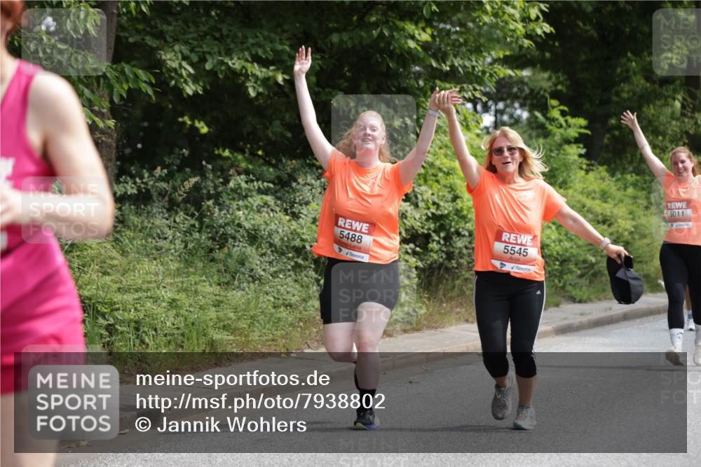 15.06.2025 - REWE Women's Run Jannik Wohlers http://msf.ph/oto/7938802 15.06.2025 10:14:33 Laufen 5488, 5545, 5011 meine-sportfotos.de