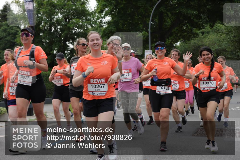 15.06.2025 - REWE Women's Run Jannik Wohlers http://msf.ph/oto/7938826 15.06.2025 08:27:20 Laufen 00, 105, 10877, 10730, 10267, 10175, 211, 10370, 051, 0290, 10139 meine-sportfotos.de
