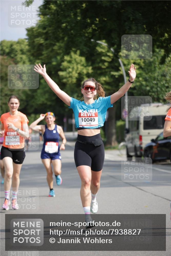 15.06.2025 - REWE Women's Run Jannik Wohlers http://msf.ph/oto/7938827 15.06.2025 08:44:18 Laufen 10256, 10049 meine-sportfotos.de