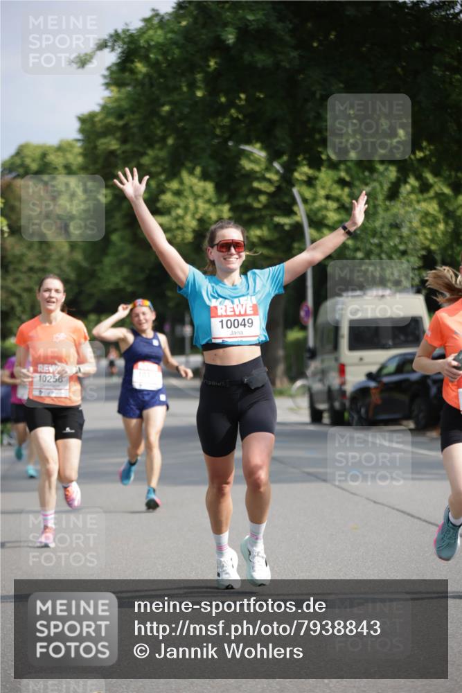 15.06.2025 - REWE Women's Run Jannik Wohlers http://msf.ph/oto/7938843 15.06.2025 08:44:19 Laufen 10256, 10049 meine-sportfotos.de